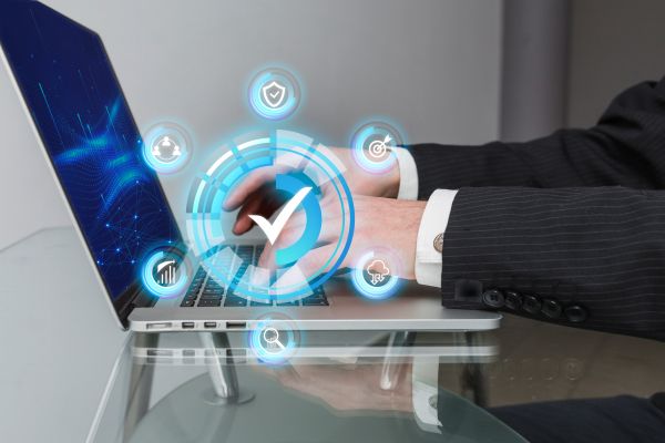 Kompleksowy outsourcing IT dla firm - wsparcie informatyczne i zarządzanie infrastrukturą